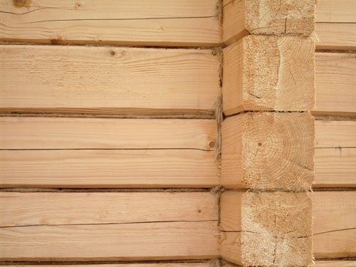 Projekti dvonadstropnih hiš iz lesa: značilnosti glavnih strukturnih elementov