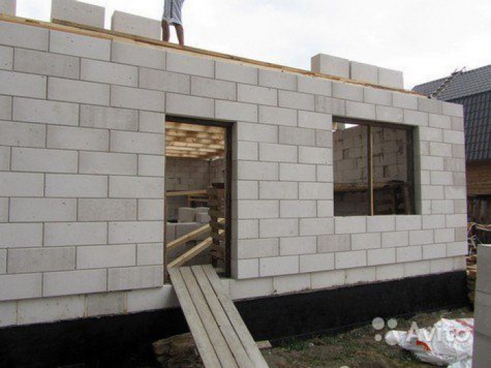 Projekti hiš in koč iz gaziranih betonskih blokov in gaziranega betona