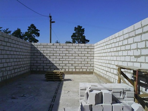 Construction of a house from foam blocks